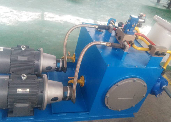 怎么解決液壓系統(tǒng)的漏油問(wèn)題
.jpg 山東液壓系統(tǒng).jpg